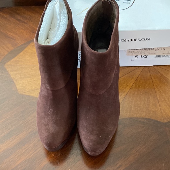 Steve Madden “Trisha”4” heel Bootie BOOTS. New and never worn. Size 5.5 - Picture 2 of 4